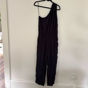 NWT One Shoulder Romper/Jumpsuit | large | black